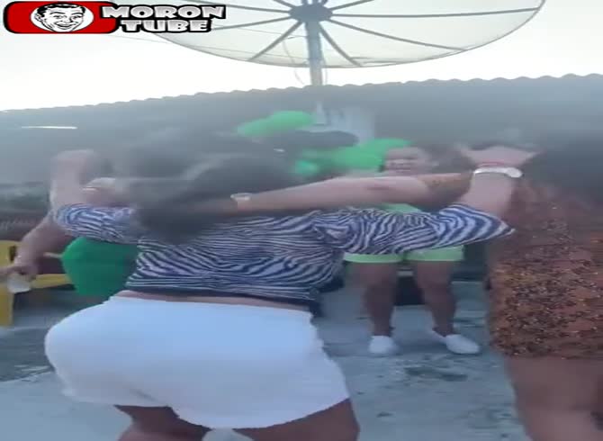 Video :They truly dance in inappropriate places!